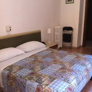  Otel Gambara